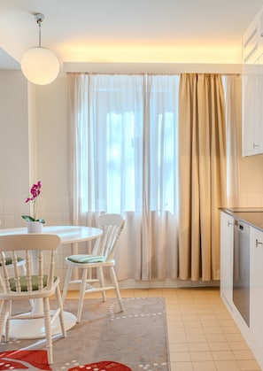 Appartamento Standard, 1 camera da letto | Area soggiorno | TV a schermo piatto, pavimenti riscaldati