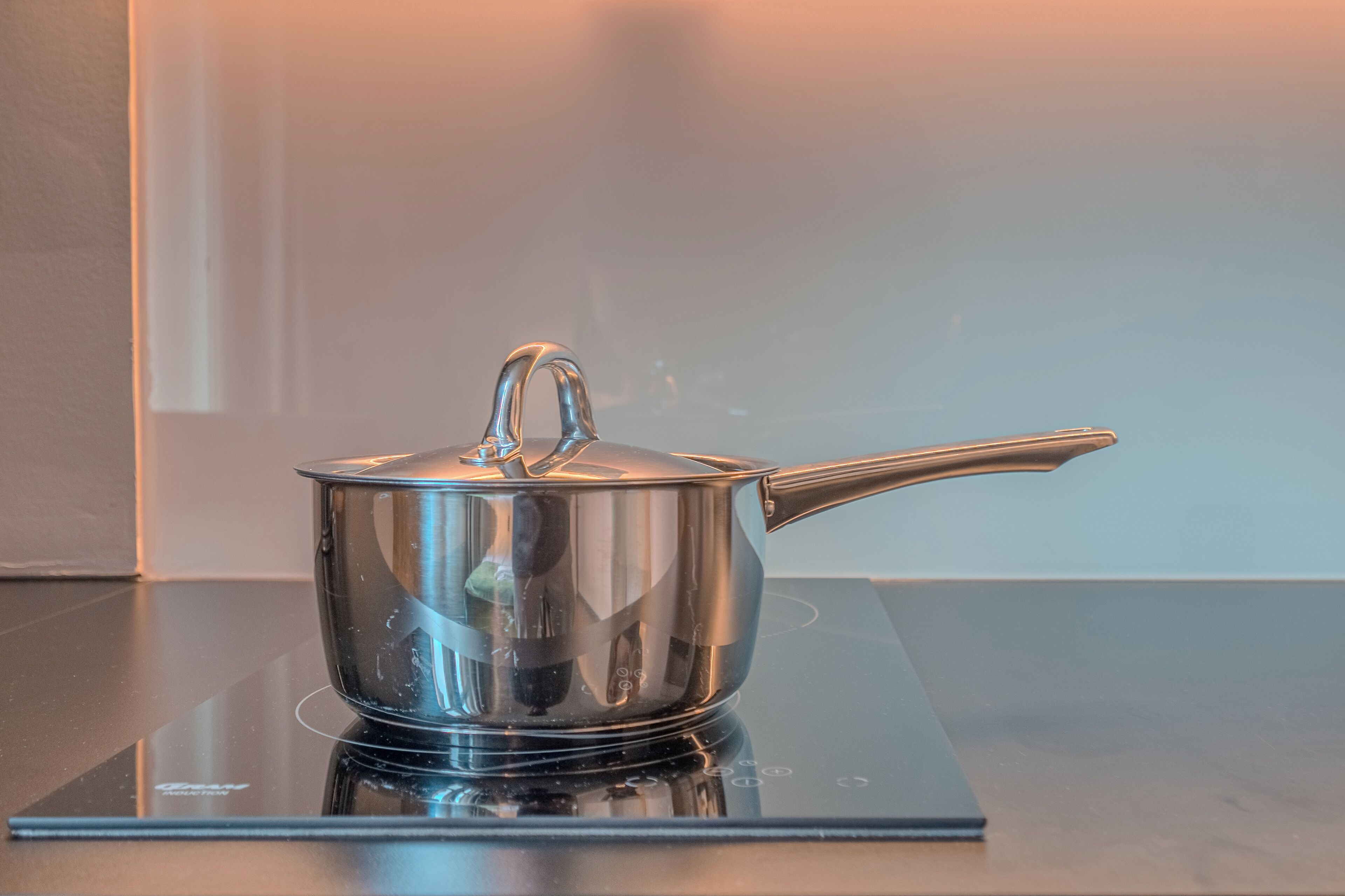 standard studio, 1 large single bed | private kitchen | fridge, stovetop, coffee/tea maker, electric kettle