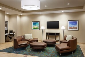Lobby - Candlewood Suites Valdosta Mall by IHG (Valdosta)