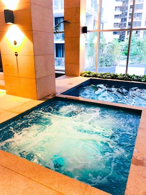 室内 SPA 浴缸