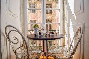 1 bedroom, free minibar, in-room safe, desk - B in B Lisbon Downtown Suites (Lisbon)