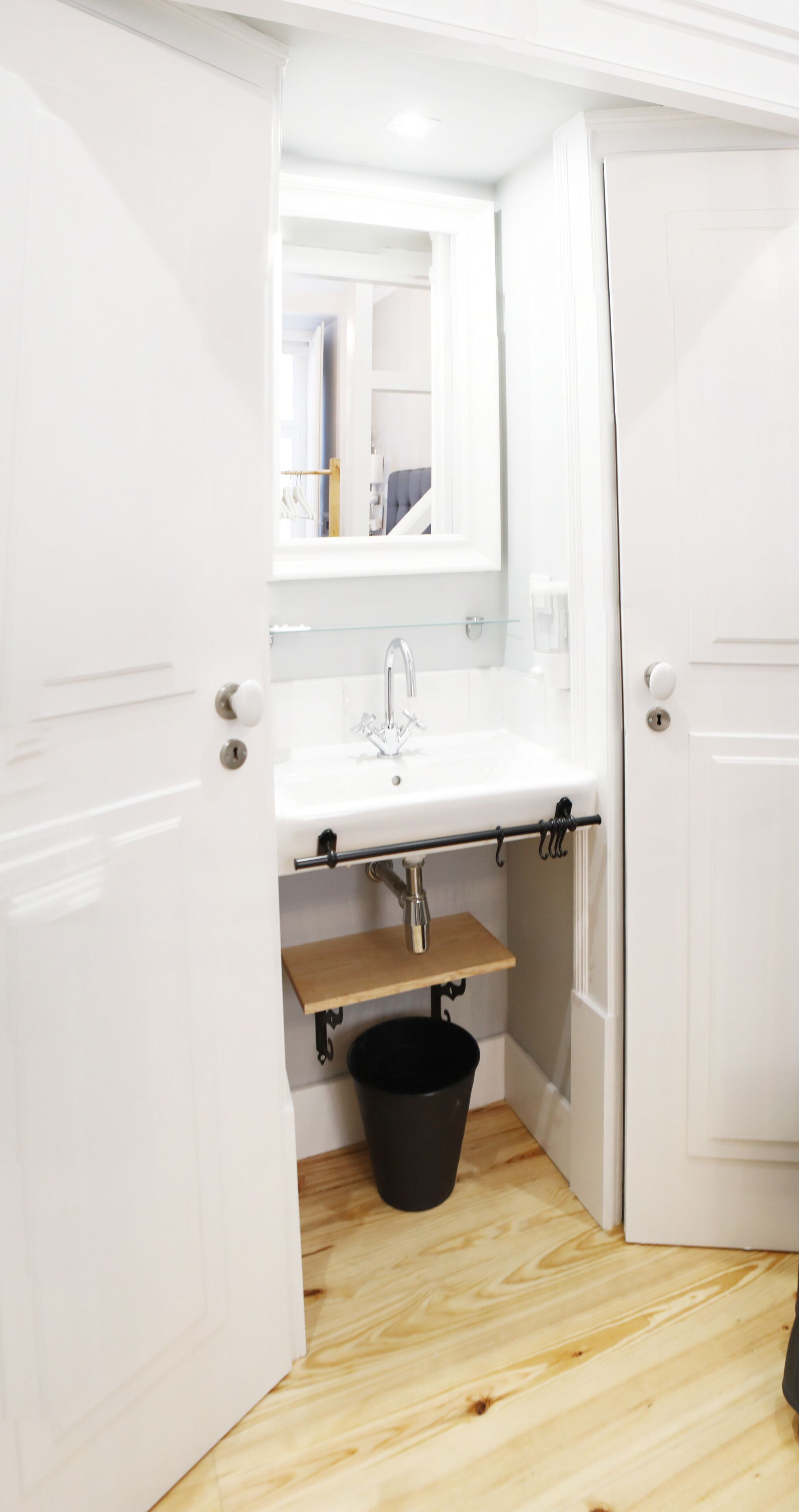 Shower, free toiletries, hair dryer, bathrobes