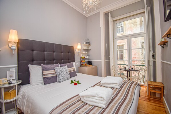 1 bedroom, free minibar, in-room safe, desk - B in B Lisbon Downtown Suites (Lisbon)