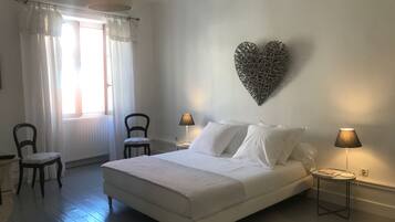 2 bedrooms, premium bedding, Select Comfort beds, individually decorated