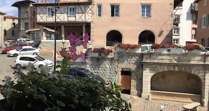 Maison LadevĂšze
