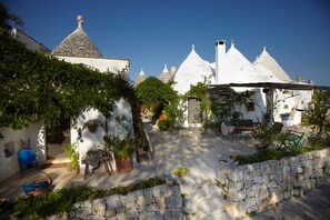 Exterior - Trulli Acquarossa (Cisternino)