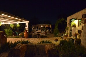 Façade de l’hébergement - soirée/nuit