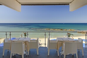 Outdoor dining - Hotel La Playa (Pollica)