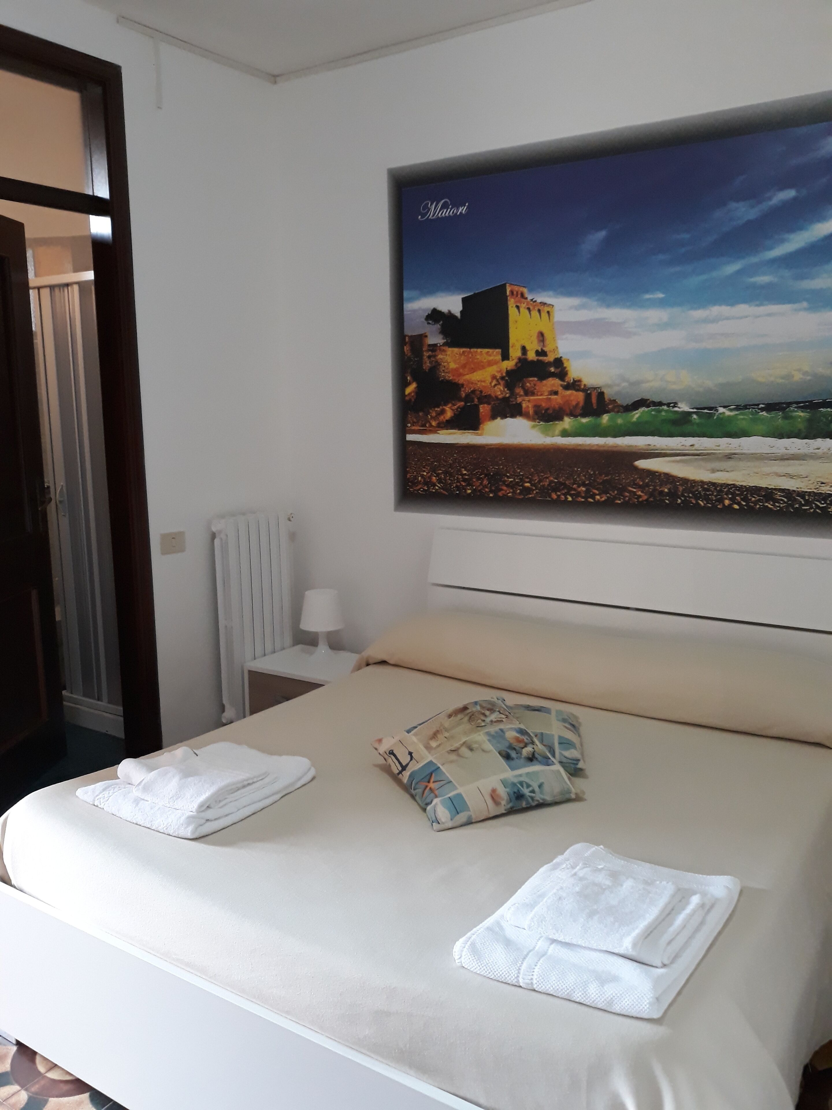 basic double room, 1 double bed | desk, free wifi, bed sheets