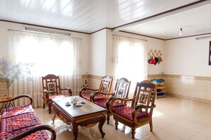 House, 2 Bedrooms | Living room