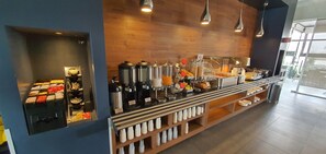 Gratis komplett frukost varje dag