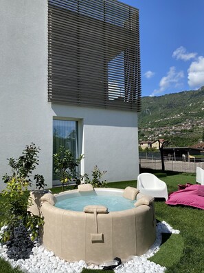 室外 SPA 浴池