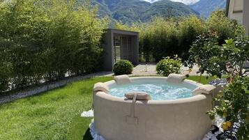 Idromassaggio all'aperto