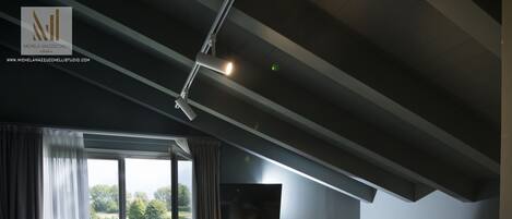 Luxury Suite, 1 Queen Bed, Non Smoking, Mountain View | Premium bedding, minibar, soundproofing, free WiFi