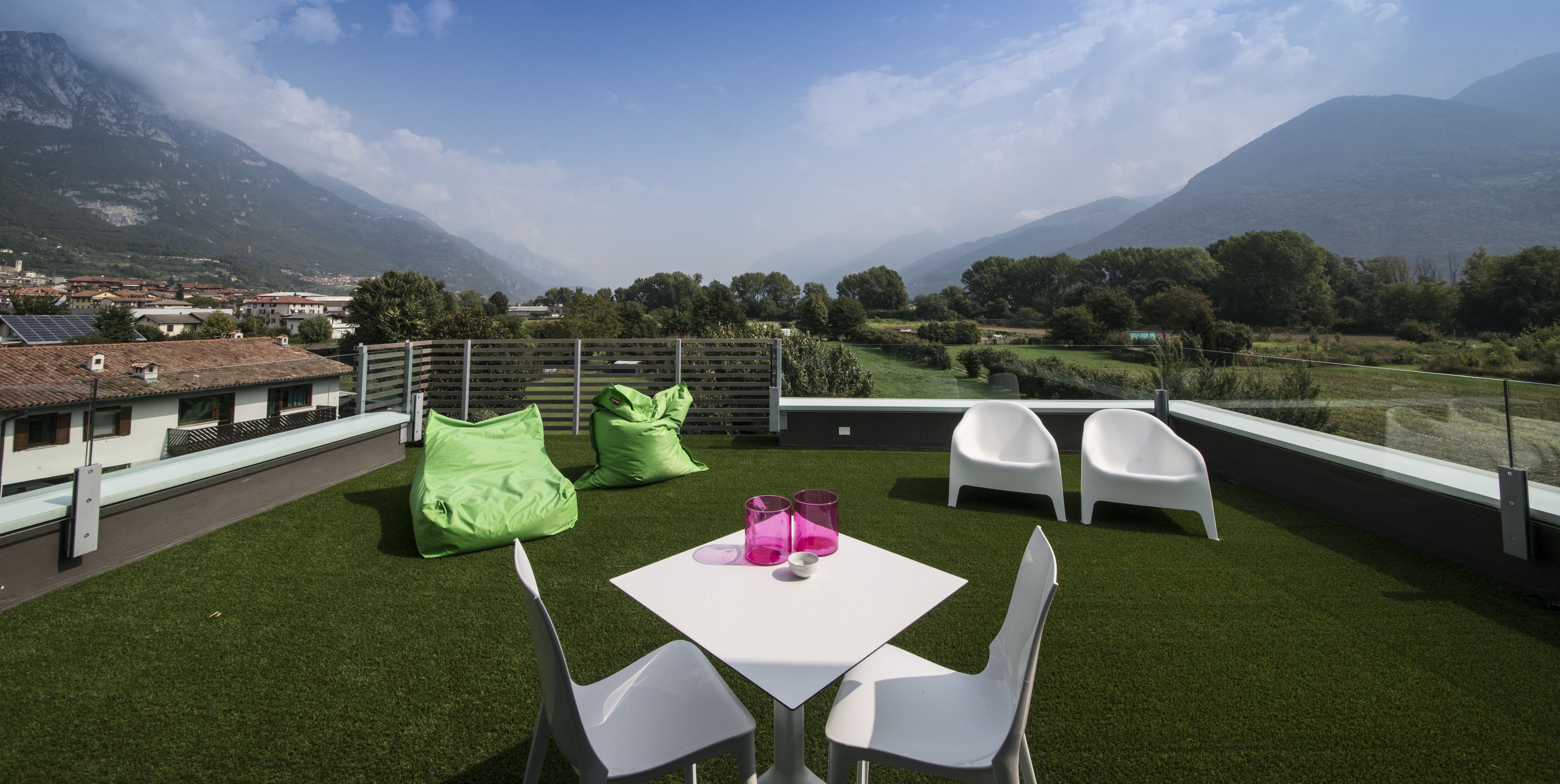 Ropa de cama de alta calidad, minibar, sistema de insonorización