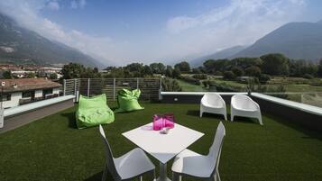 Ropa de cama de alta calidad, minibar, sistema de insonorización