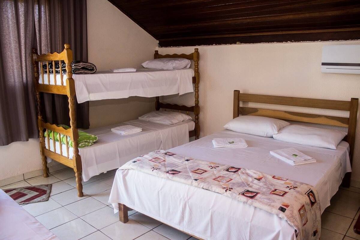 Minibar, free WiFi, bed sheets