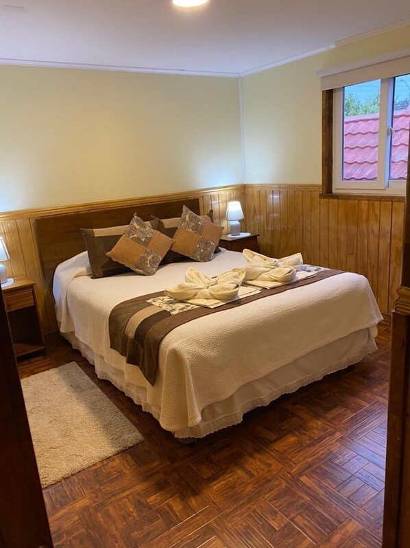 Chambre Double Standard, 1 lit double, salle de bains privée