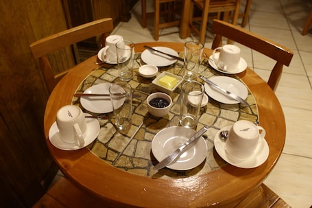 Desayuno de autoservicio incluido todos los días