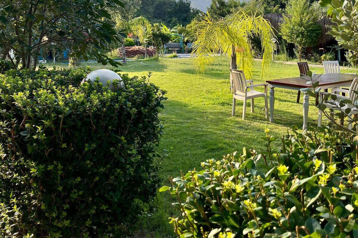 GLAMPING BUNGALOW BAHCELI DAG MANZARALI | WiFi (free), individually decorated, bed sheets