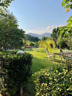 GLAMPING BUNGALOW BAHCELI DAG MANZARALI | Individualmente decorados, Wi-Fi de cortesia, roupa de cama