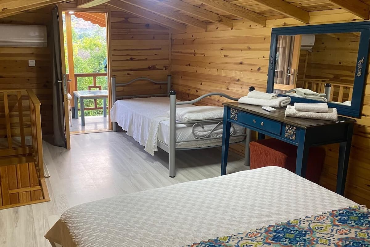 BUNGALOW APART BALKONLU DAGMANZARALI 103 | WiFi (free), individually decorated, bed sheets