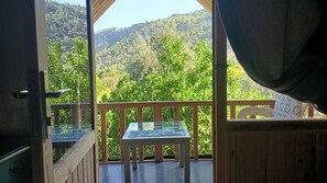 FAMILY DUPLEX BUNGALOW WITH KITCHEN 105 | Decoración personalizada y espacio para trabajar con laptop 