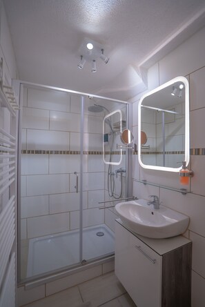 Departamento estándar, baño privado, vista a la ciudad (og 1) | Baño