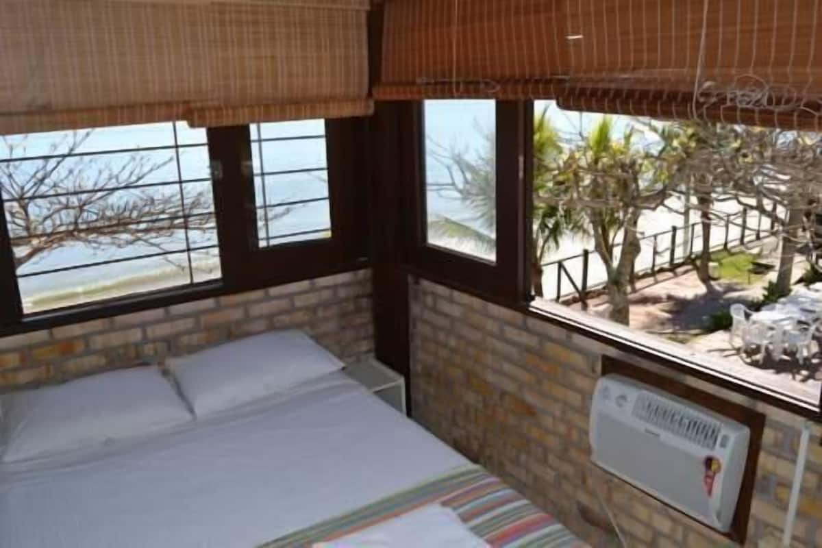 Minibar, cribs (free), WiFi (free), bed sheets