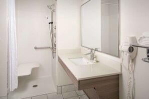 Room, 1 Queen Bed, Accessible, Non Smoking | Bathroom | Combined shower/tub, free toiletries, hair dryer, towels - WoodSpring Suites Seattle Tukwila (Tukwila)