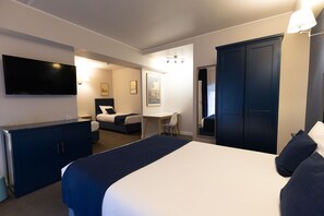 Chambre Quadruple | Individuell inredning, unika möbler och mörkläggningsgardiner