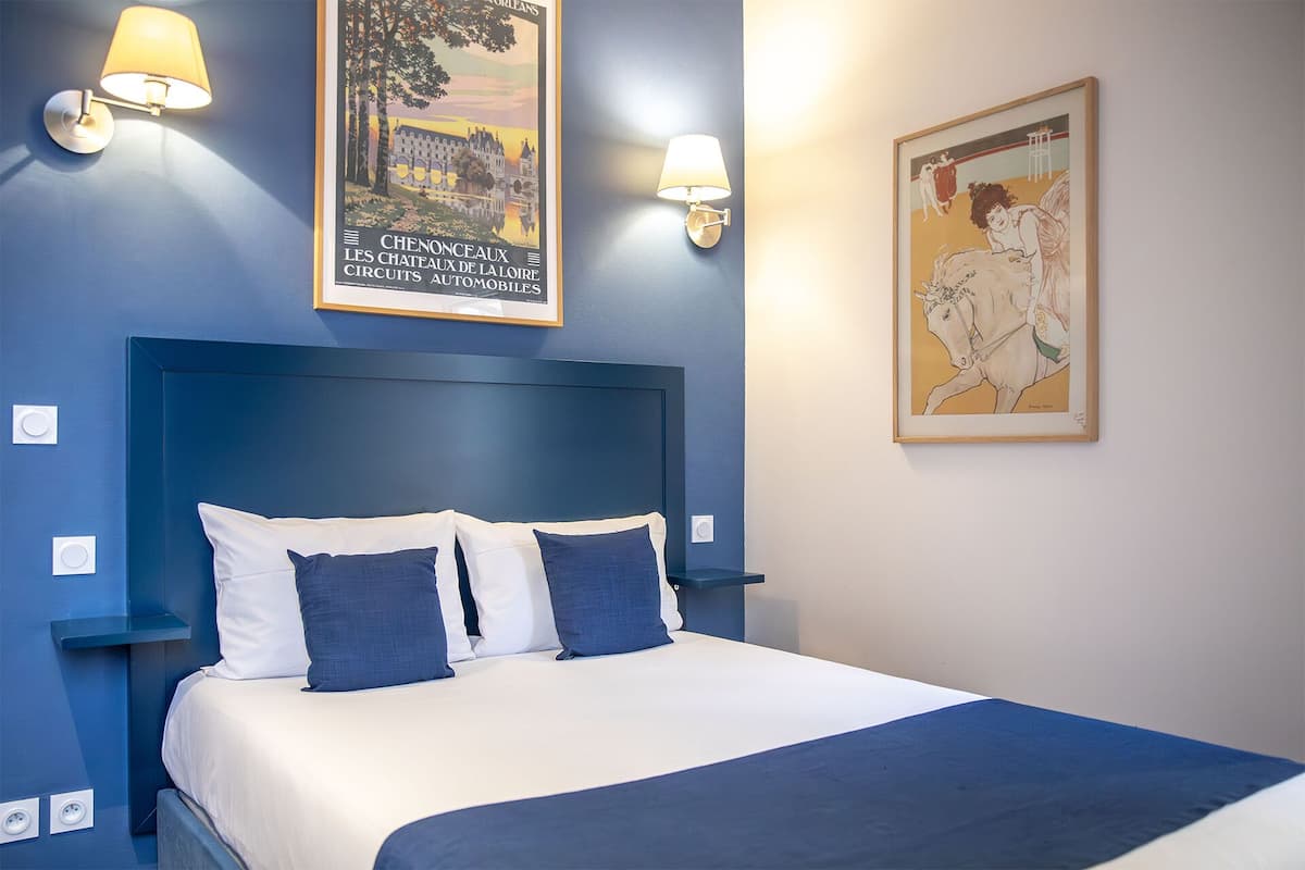 Chambre Double Standard | Cortinas opacas, wifi gratis, decoración individual
