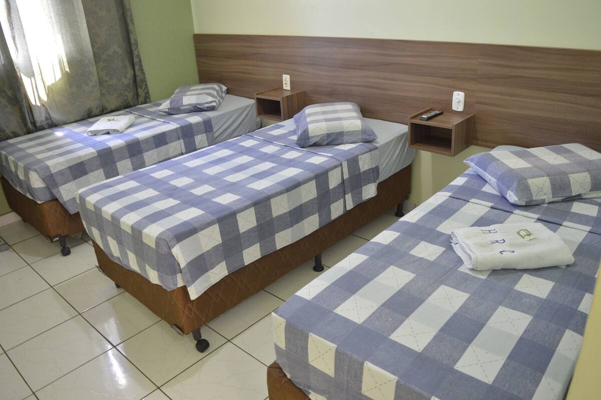 Minibar, desk, laptop workspace, free WiFi