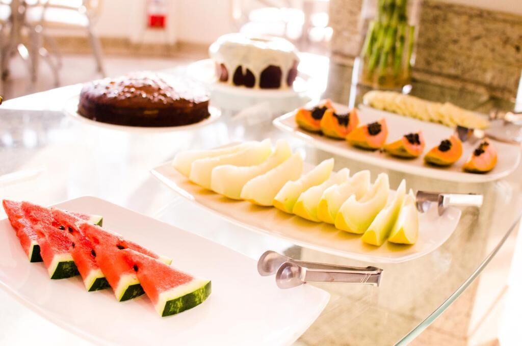 breakfast, lunch and dinner served