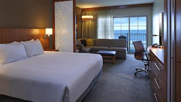 Room, Oceanfront (King Bed) | Premium bedding, down comforters, pillowtop beds, in-room safe