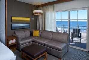 Premium bedding, down comforters, pillowtop beds, in-room safe - Hyatt Place Ocean City / Oceanfront (Ocean City)