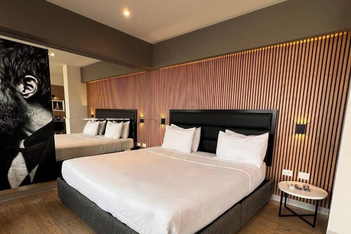 Suite, 1 King Bed, Accessible, Jetted Tub | Premium bedding, minibar, desk, blackout drapes