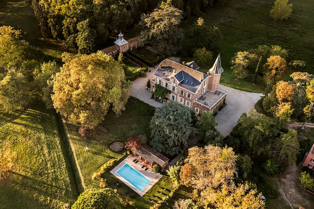 Domaine Du Buc, Le Chateau