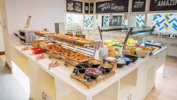 Free daily buffet breakfast