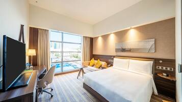 Quarto família, 1 cama Queen, para não fumantes, quartos conectados | Cofres nos quartos, escrivaninha, ferros/tábuas de passar roupa