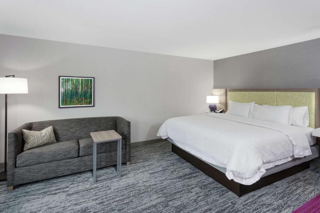 Espacio para trabajar con un portátil, cortinas opacas, wifi gratis