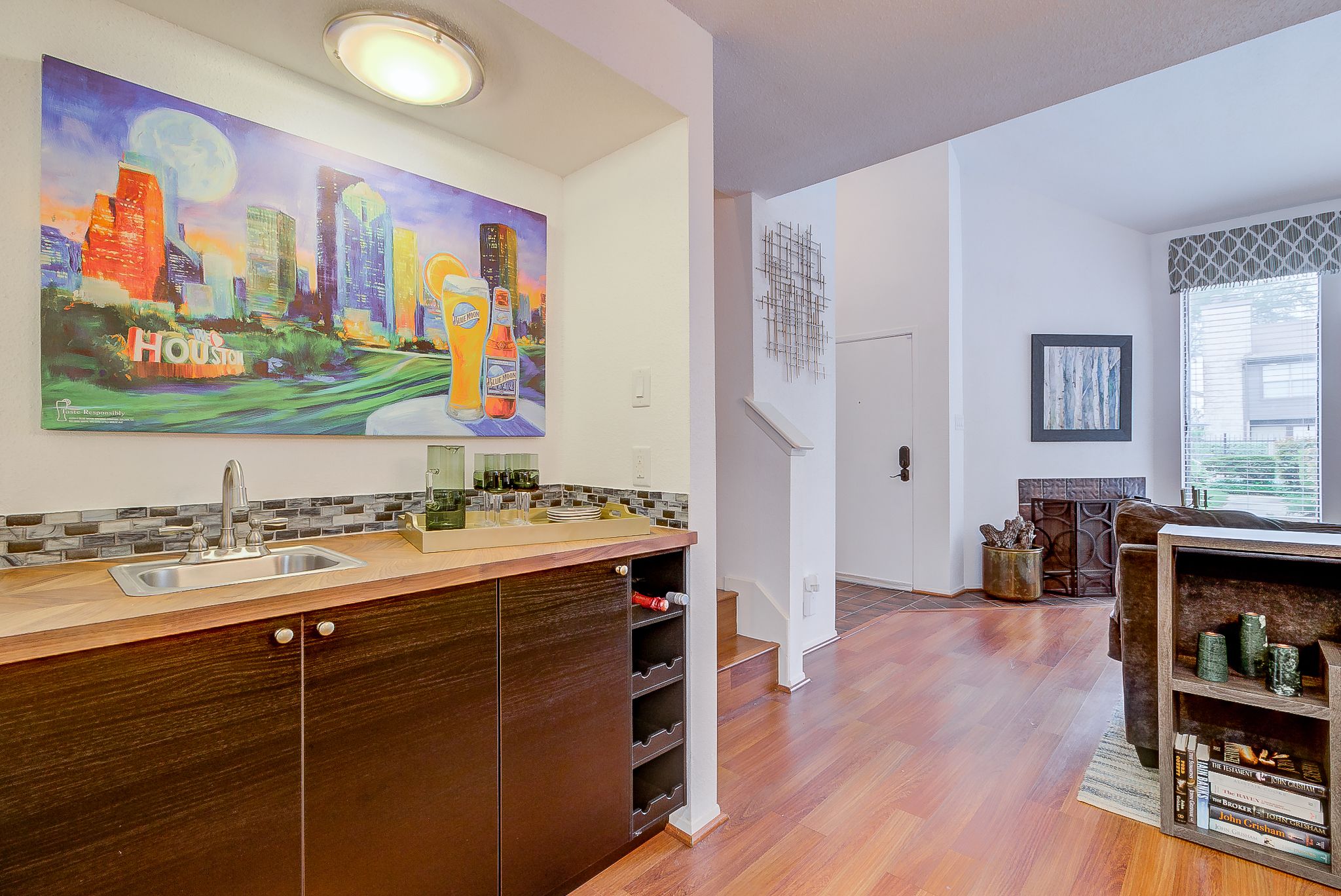 Nhà liên kế có thiết kế đặc sắc, 2 phòng ngủ, 2 phòng tắm | Minibar