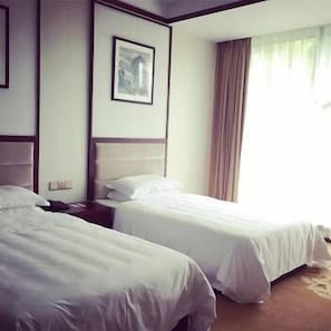 Room - Longquan Hotel (Ya'an)