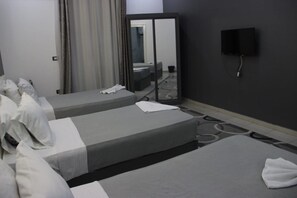 Room - Azar Hotel (Cairo)