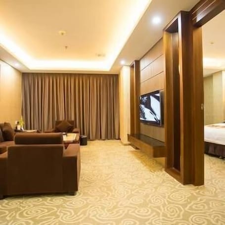 Room. Jinlong Hotel