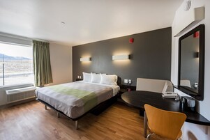 Iron/ironing board, free WiFi, bed sheets