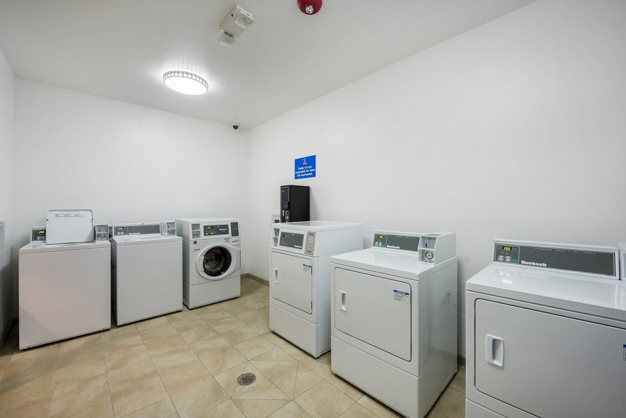 Foto - Studio 6-Mccarran, NV - Sparks - Tahoe - Reno Industrial Center