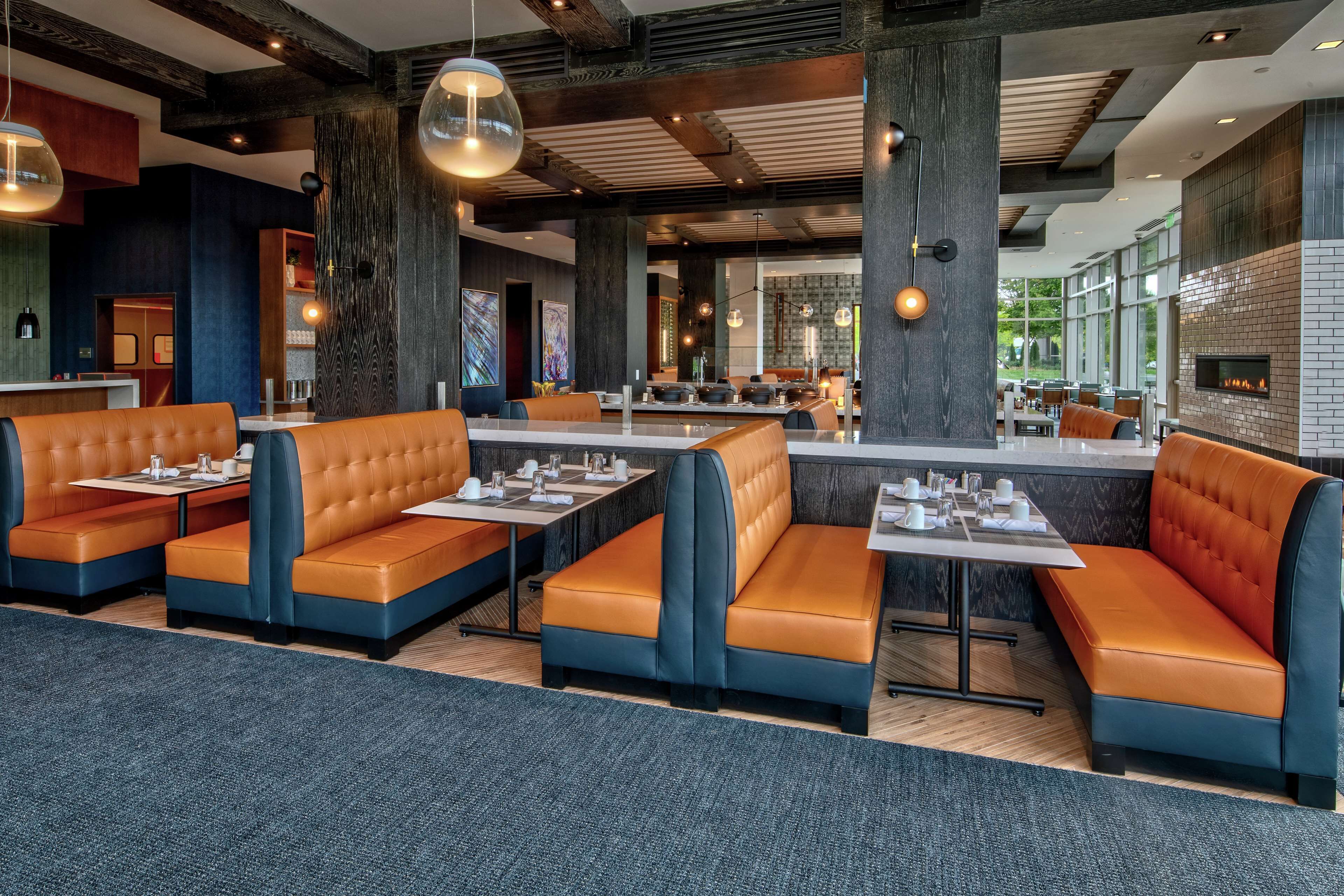 breakfast and dinner served, american cuisine