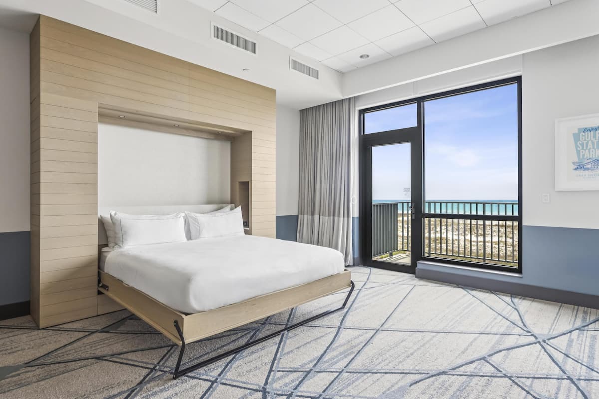 Suite, Balcony (Gulf Front) | Egyptian cotton sheets, premium bedding, Tempur-Pedic beds, in-room safe