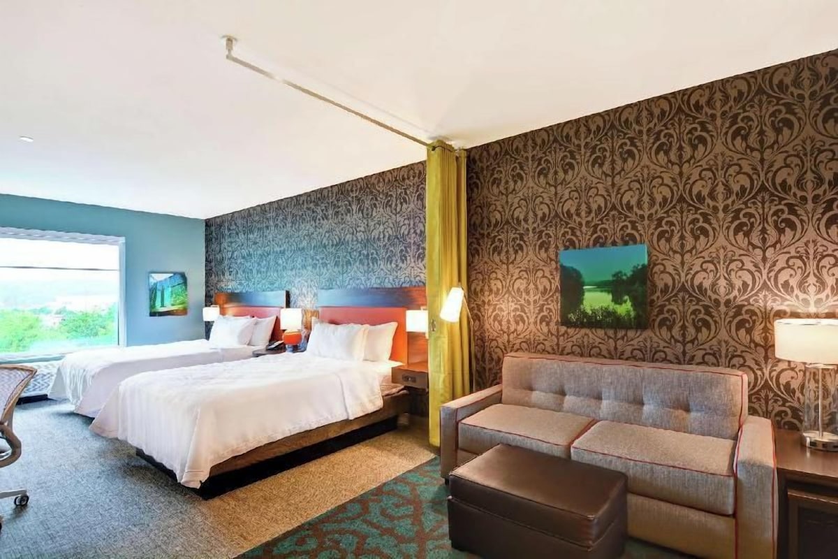 Egyptian cotton sheets, premium bedding, pillow-top beds, in-room safe